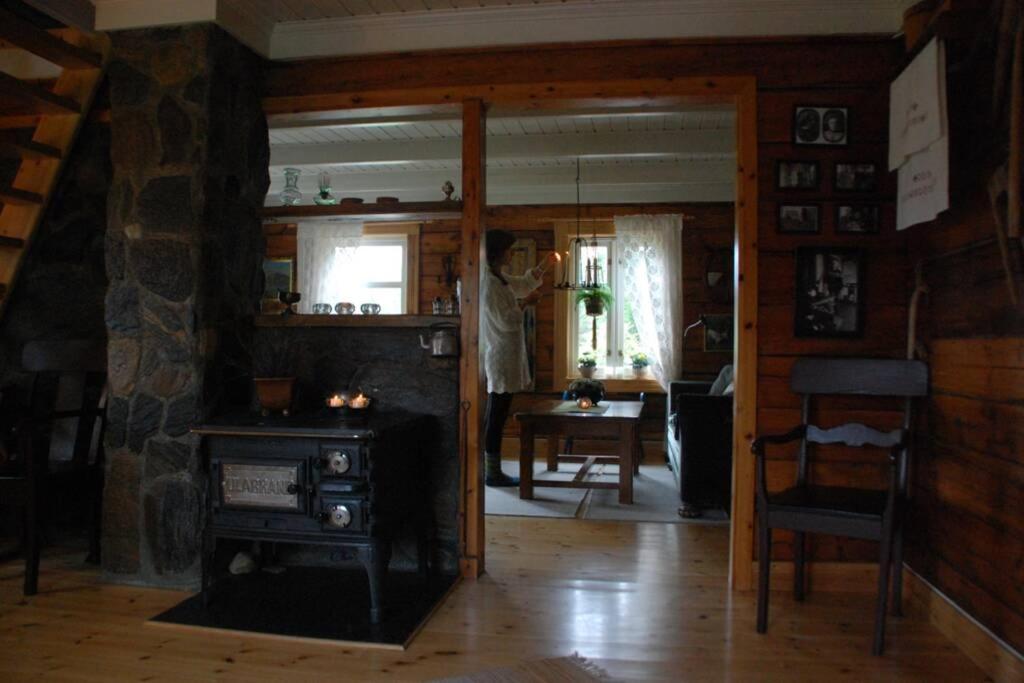 הוילה 100 Years Old Norwegian Log House In טרומסה מראה חיצוני תמונה